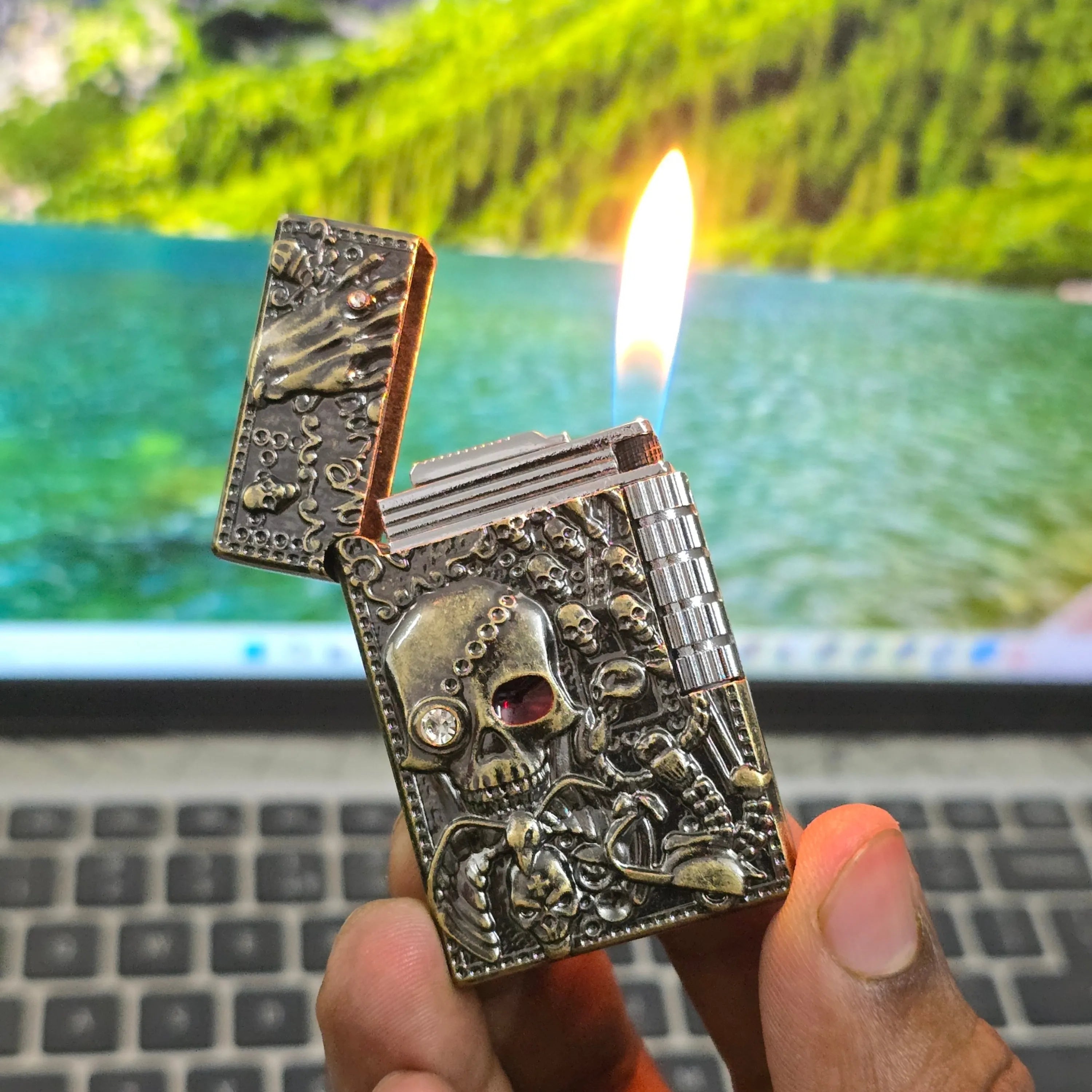 ALA FLAME HELLBOUND Gothic Skull Carved Lighter
