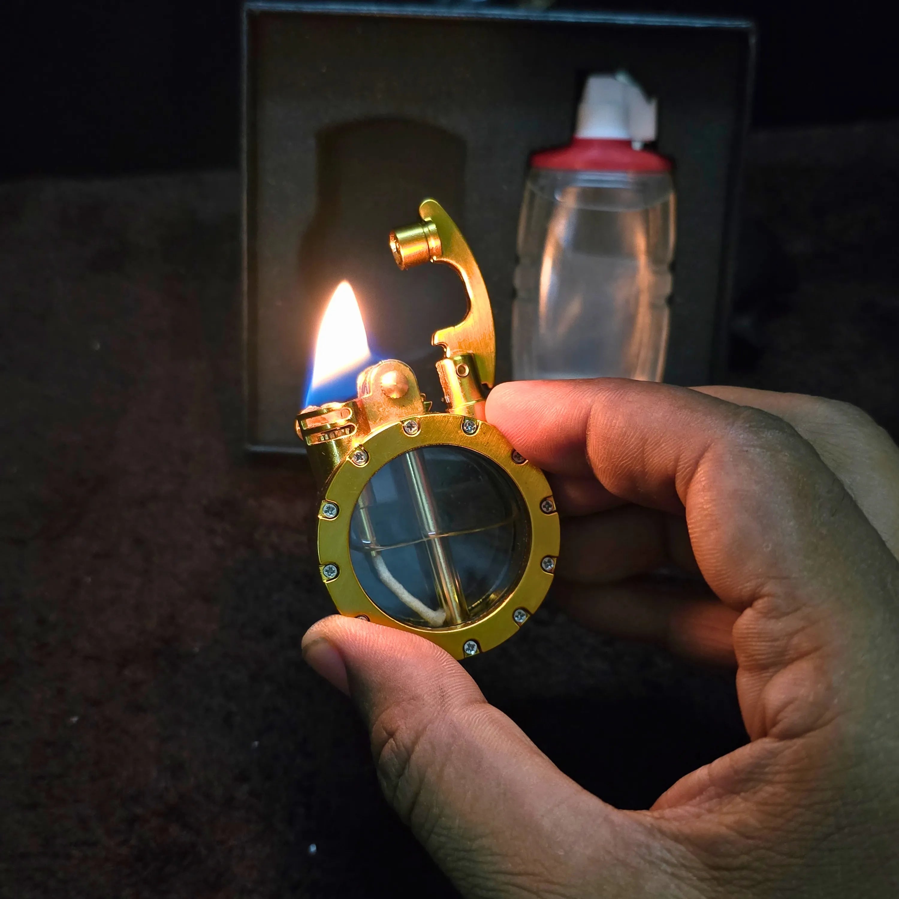 ALA FLAME Retro Classic Metal Rocker Arm Liquid Fluid Lighter