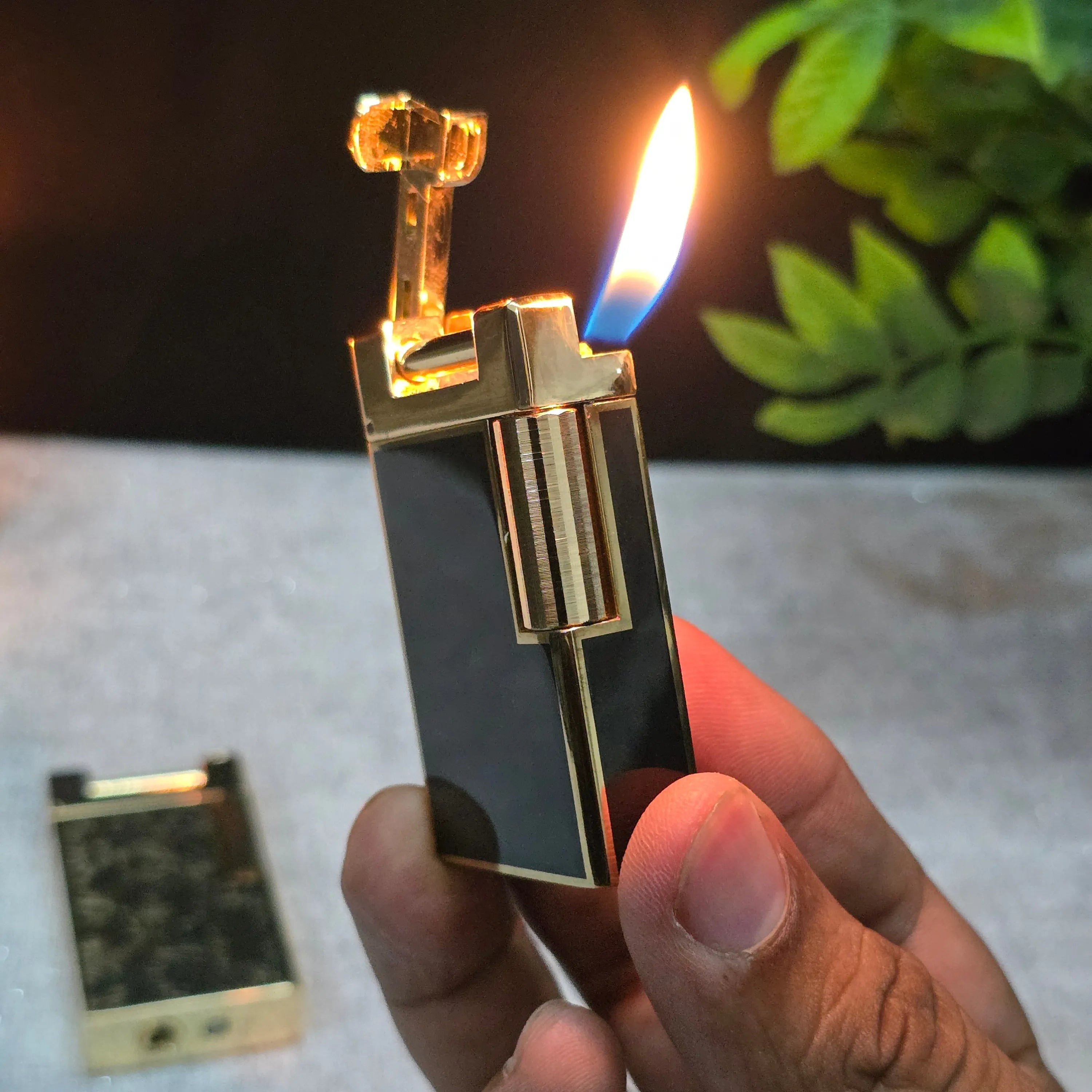 ALA FLAME ONYX EDGE Premium Gift Lighter