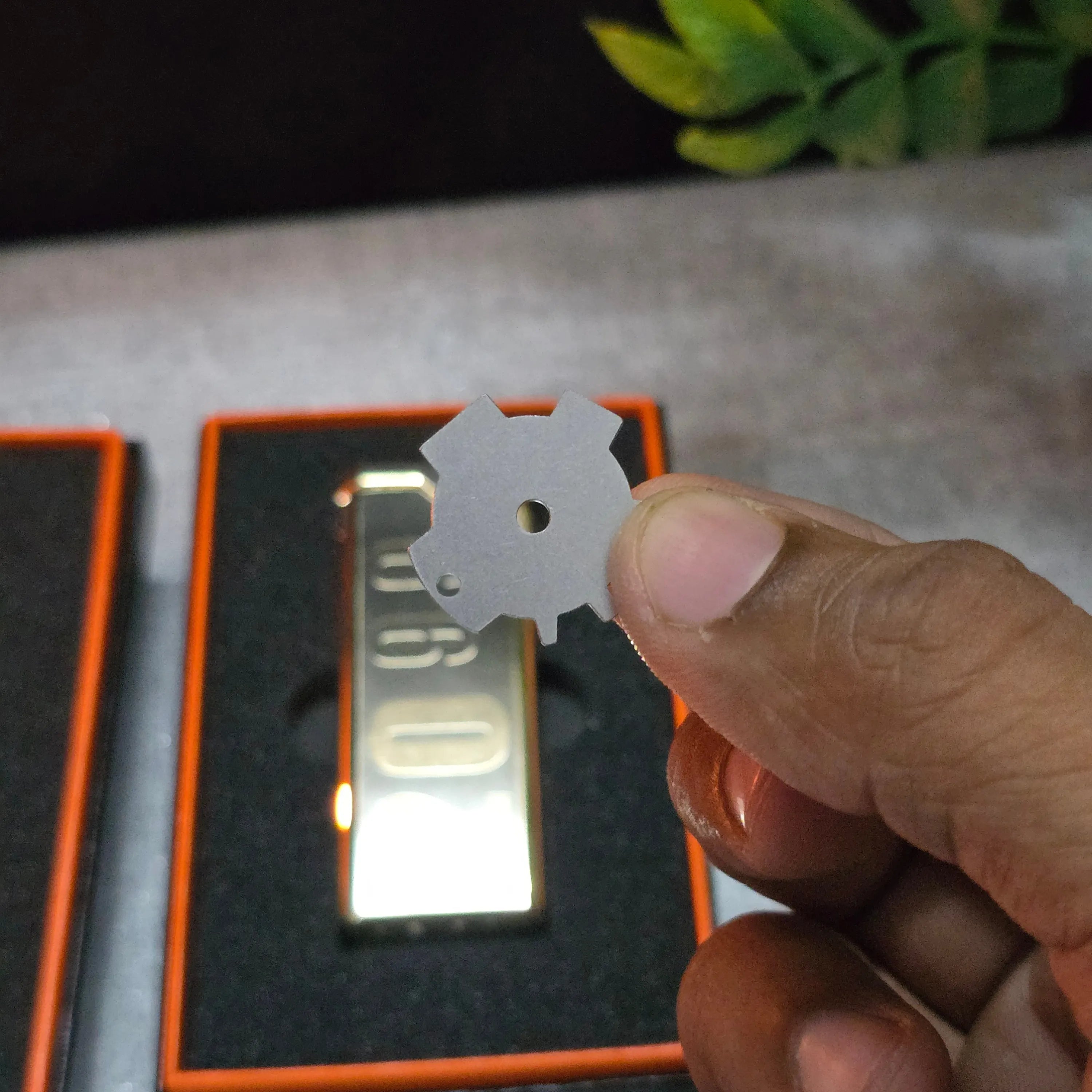 ALA FLAME RetroGrade 2099 Ultra-Thin Metal Lighter