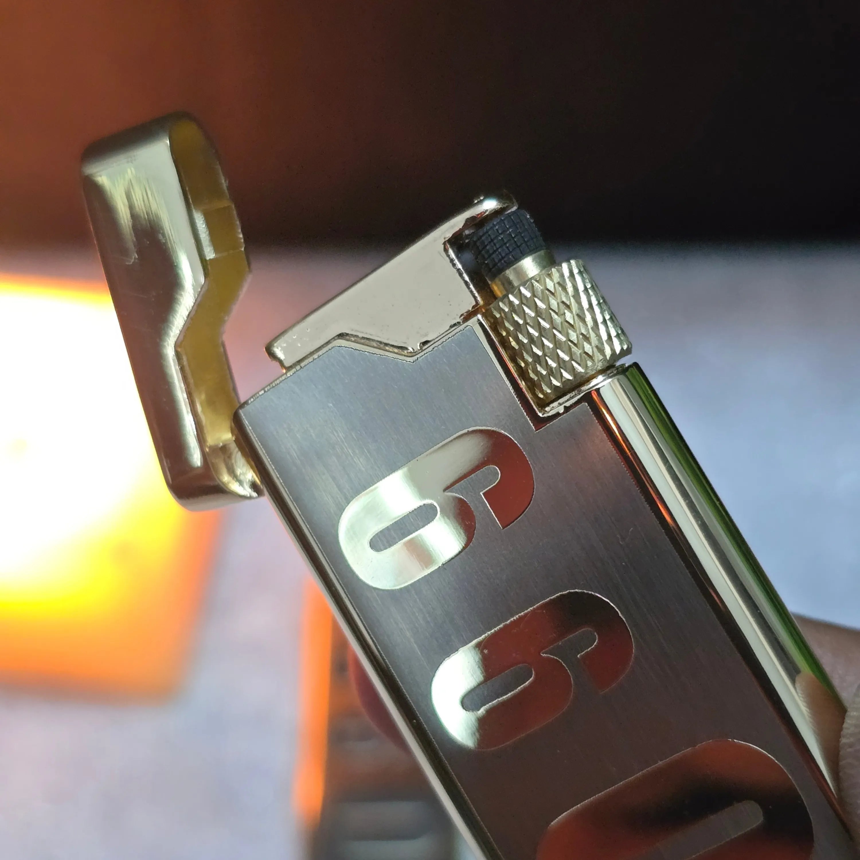 ALA FLAME RetroGrade 2099 Ultra-Thin Metal Lighter