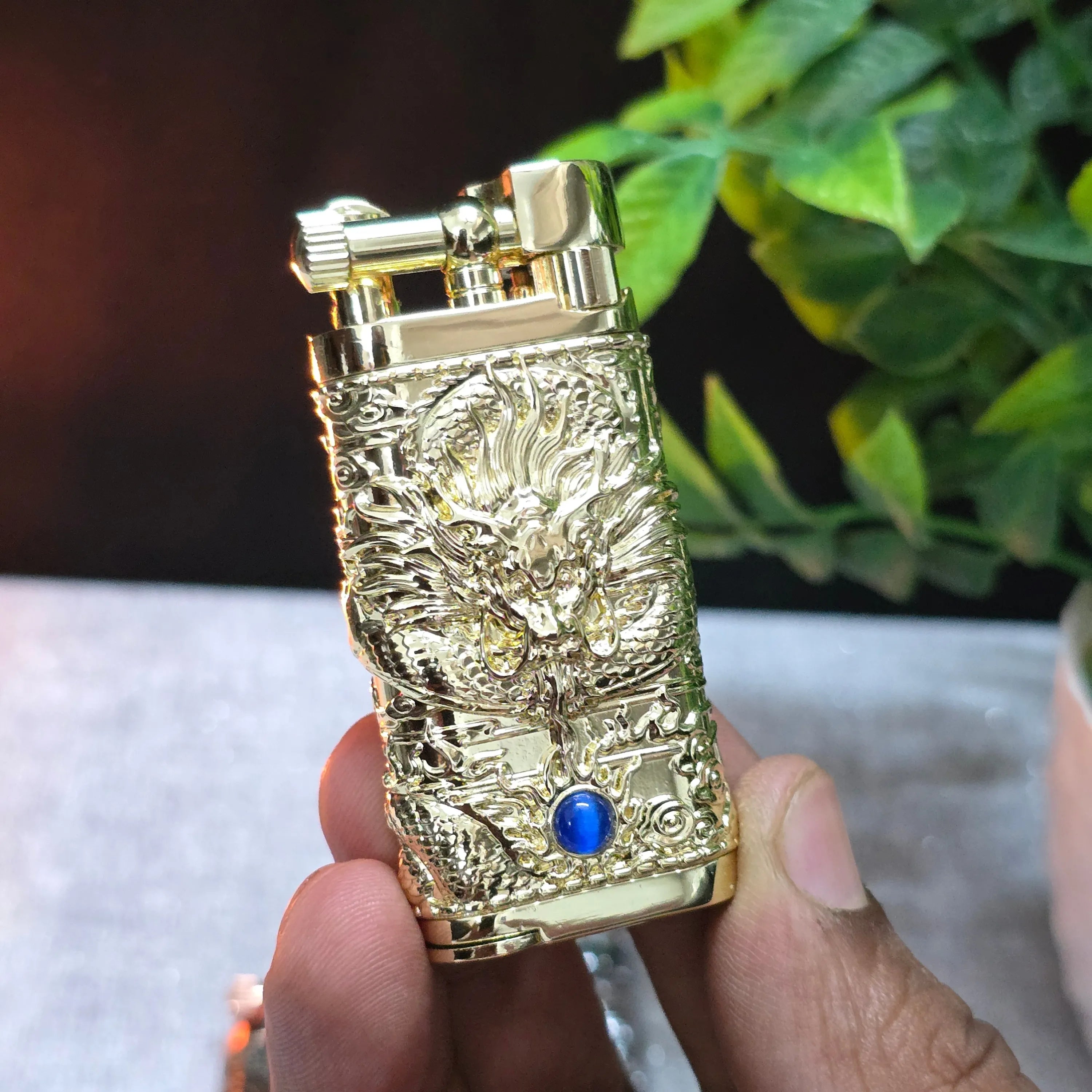 ALA FLAME Shadow Dragon Embossed Vintage Lighter