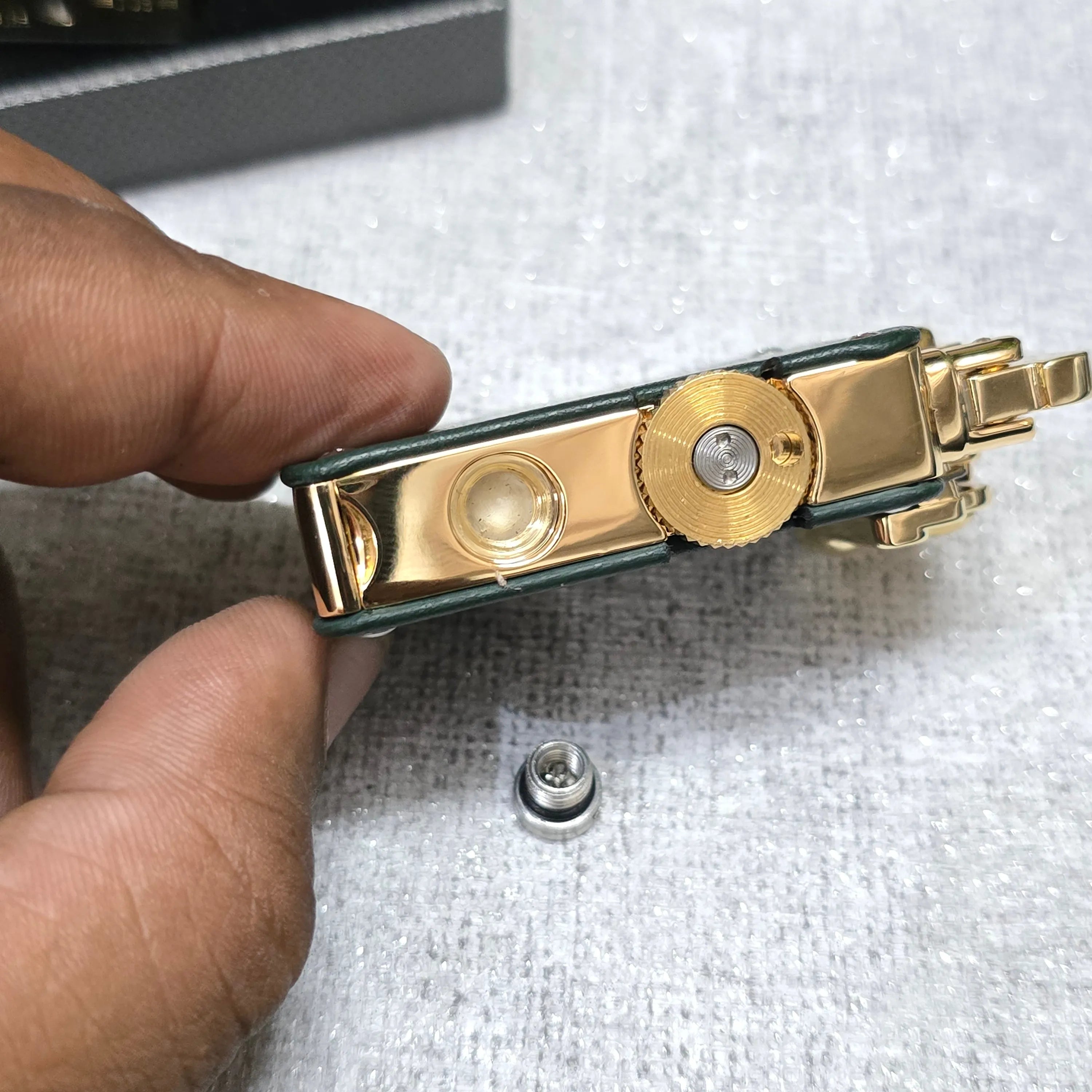 CHIEF 708 Rocker Arm Leather Oil Lighter