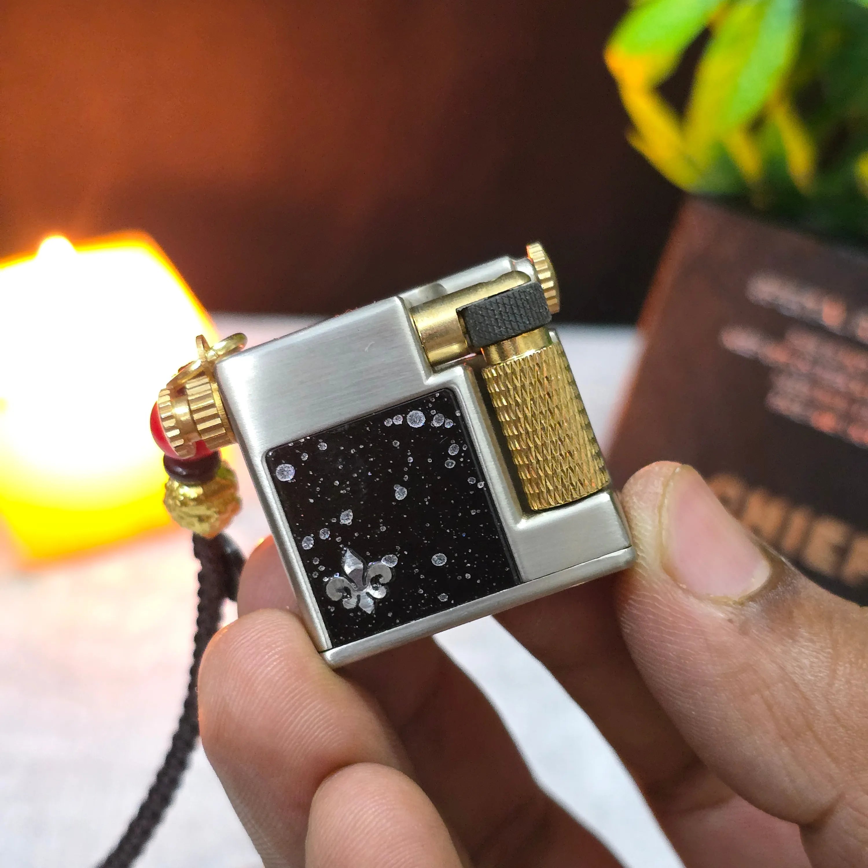Chief 715 – Micro Brick Lighter