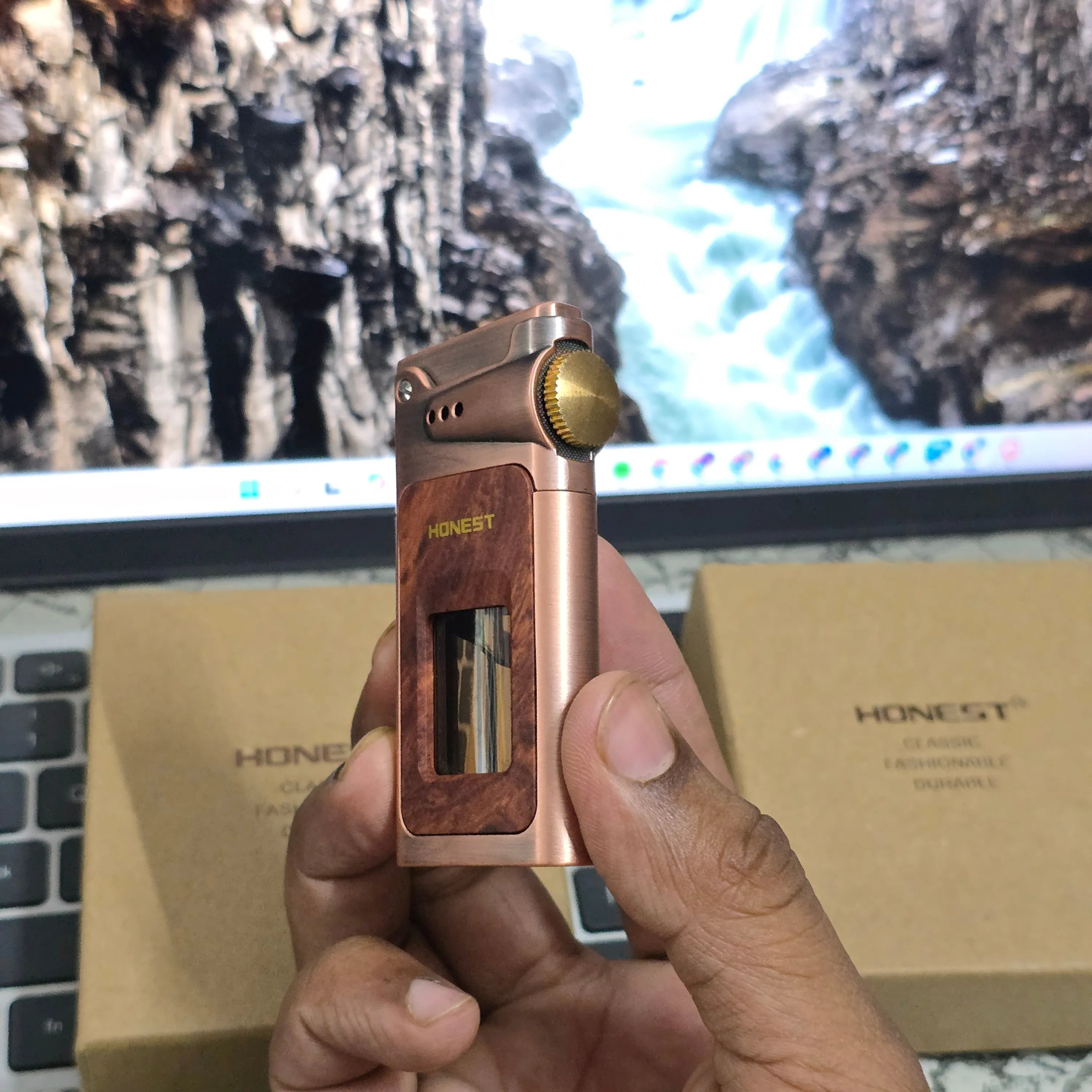 HONEST Dragon Horn Oil Lighter Transparent Fuel Tank