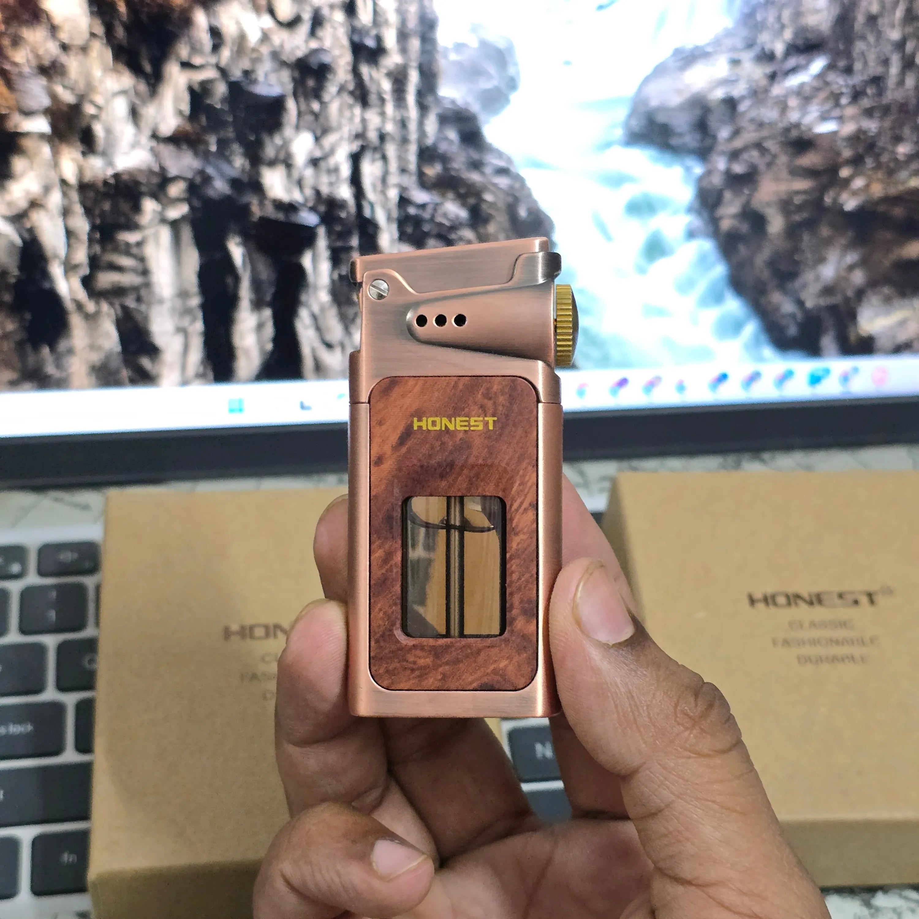 HONEST Dragon Horn Oil Lighter Transparent Fuel Tank