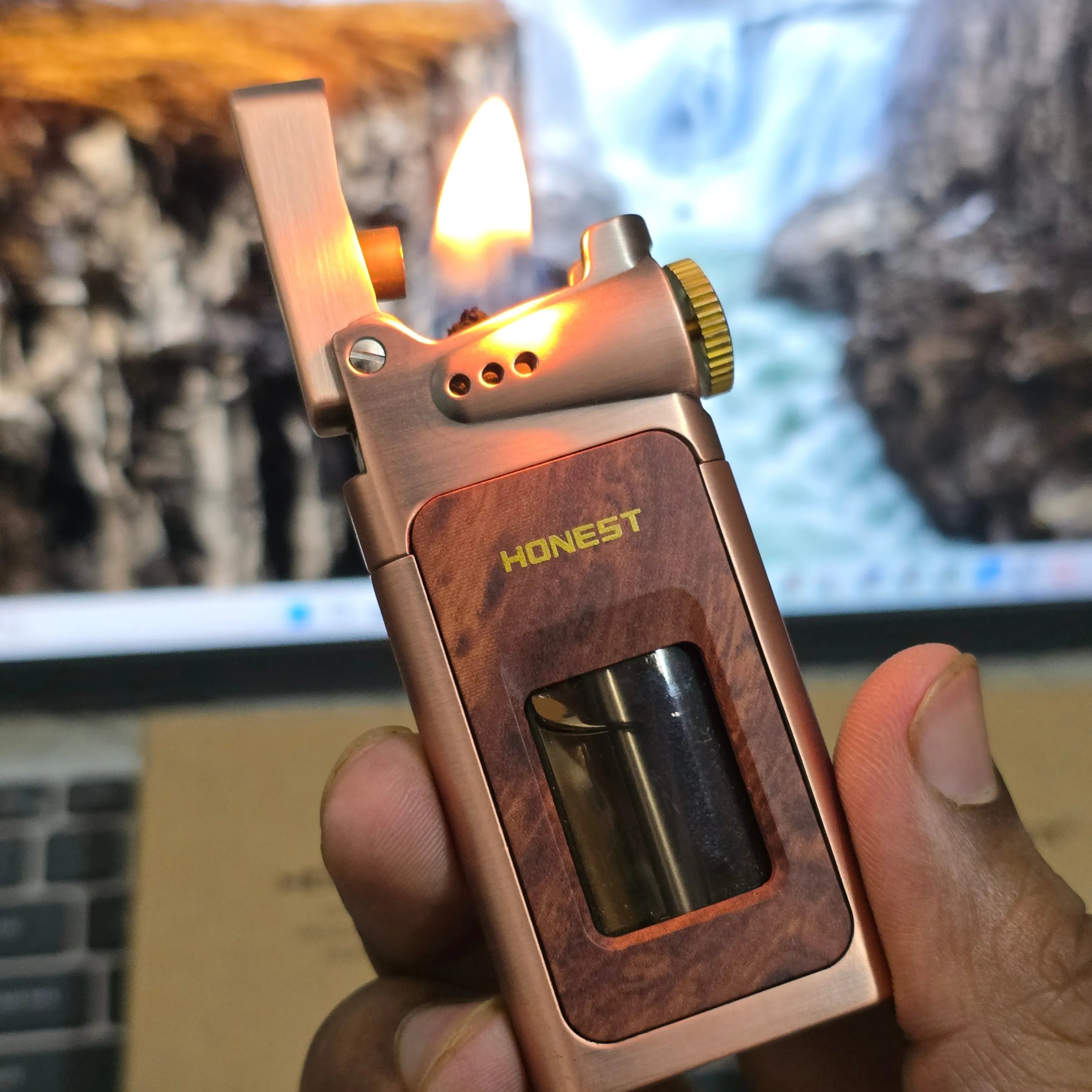 HONEST Dragon Horn Oil Lighter Transparent Fuel Tank