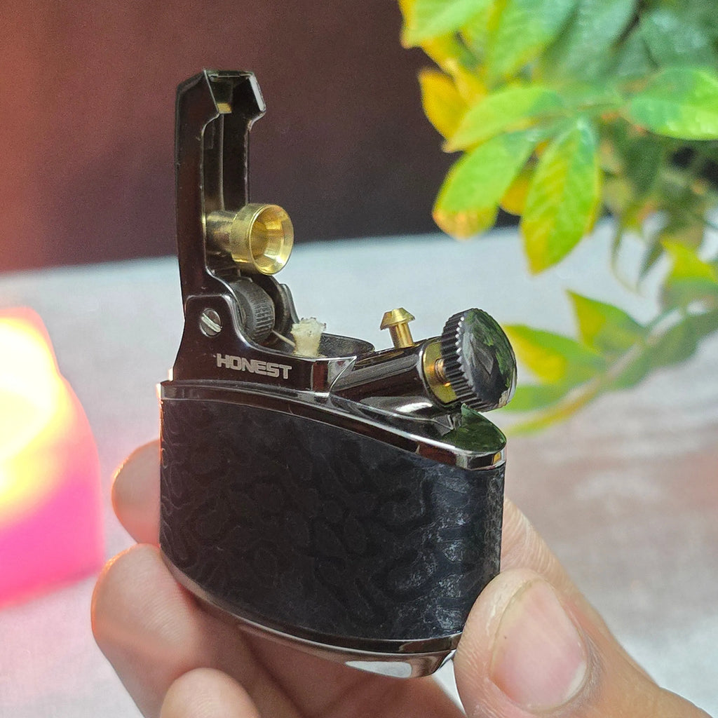 HONEST Sturgeon BCZ808-2 Premium Leather-Wrapped Kerosene Lighter